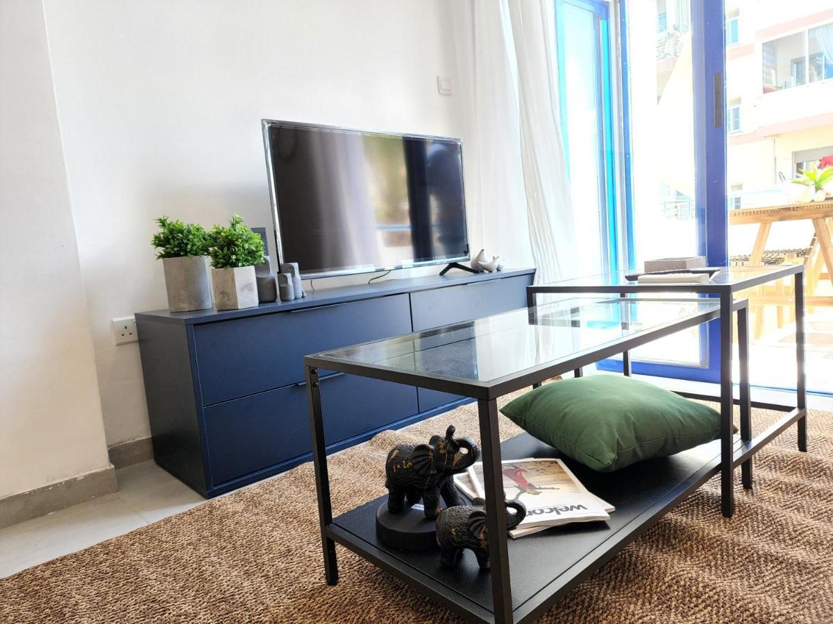 Frida'S Cozy Two Bedroom Apt Larnaca Esterno foto