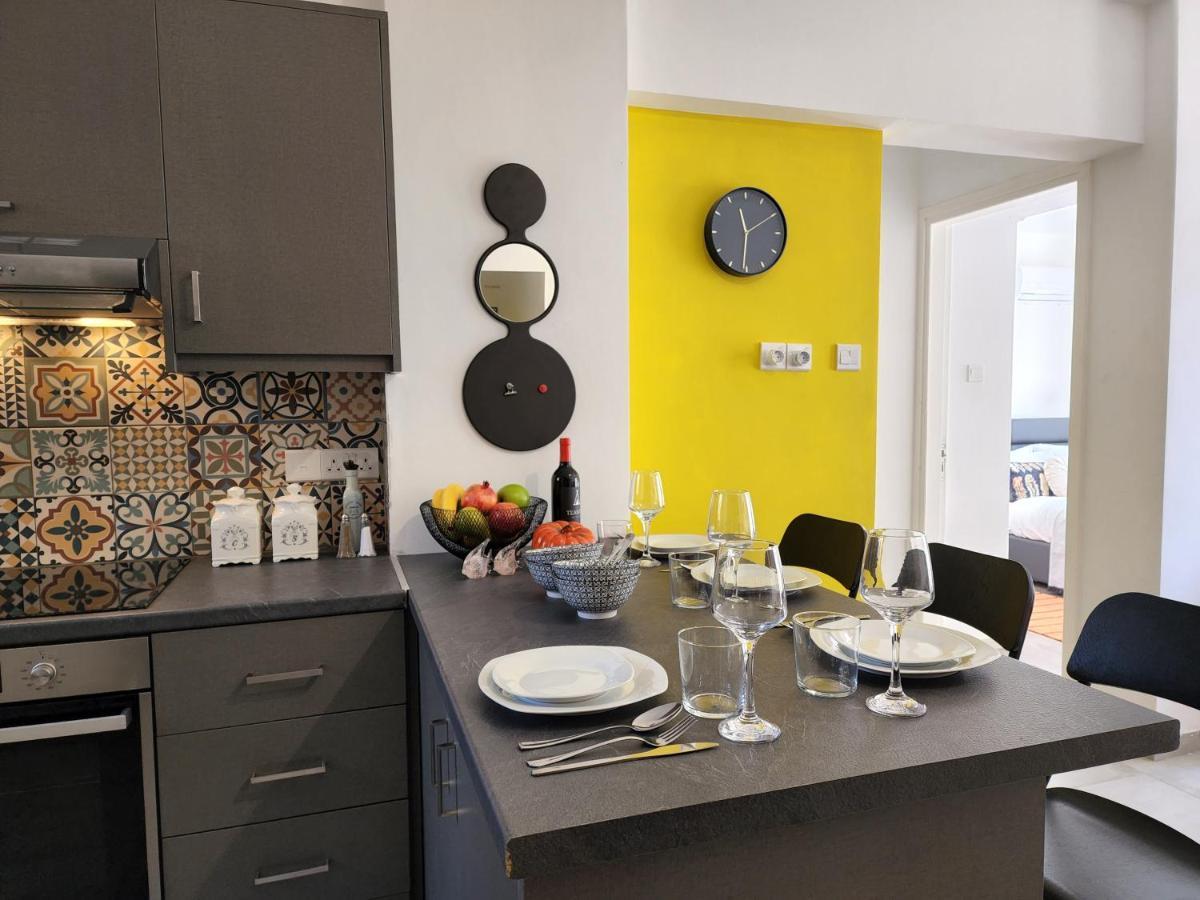 Frida'S Cozy Two Bedroom Apt Larnaca Esterno foto