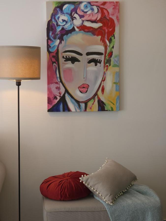 Frida'S Cozy Two Bedroom Apt Larnaca Esterno foto